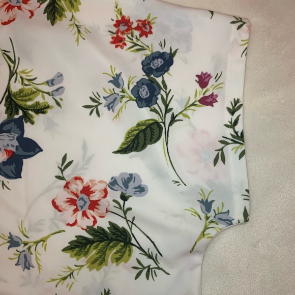 Ann Taylor NWT White with Pink and Blue Flower Blouse medium - Picture 12 of 16